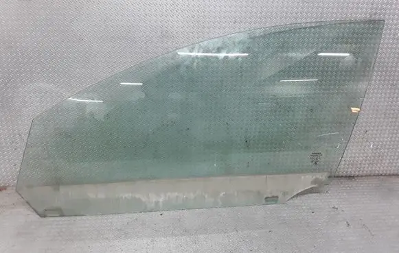 Volvo V50 Front door window glass four-door