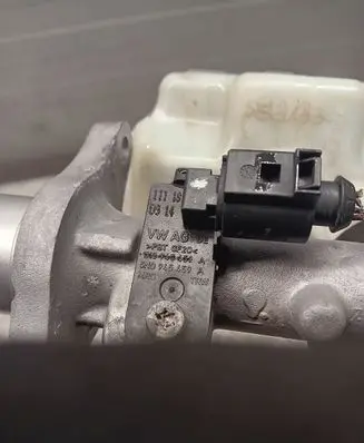 Audi Q3 8U Master brake cylinder 8J1611301