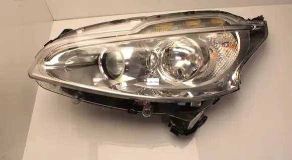 Peugeot 208 Headlight/headlamp