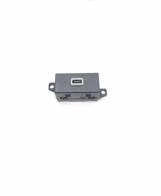 Chrysler Pacifica USB socket connector 68258810AA 33241674