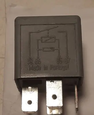 Volkswagen Transporter - Caravelle T4 Other relay 141951253B 23134852322 PA66GF25
