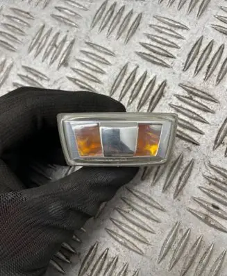Opel Insignia A Front fender indicator light 13252455 13252456