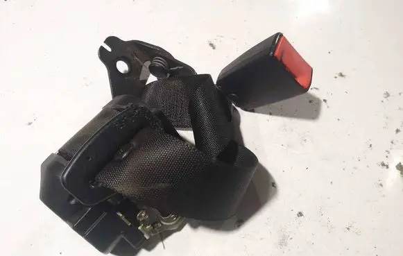 Ford Mondeo Mk III Rear seatbelt 
