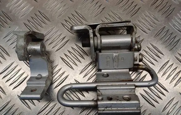 Audi A6 S6 C6 4F Rear door hinge set 8E0833411