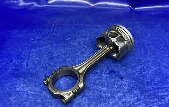 Volkswagen Golf VI Piston with connecting rod 076212 03CD 03CCK