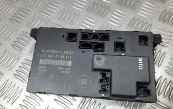 Mercedes-Benz E W211 Door control unit/module 2118208185 00401298