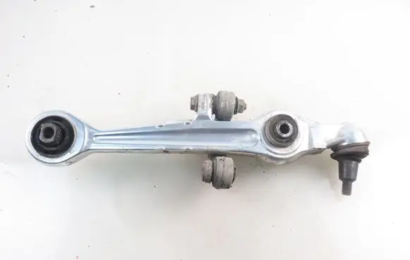 Volkswagen PASSAT B5 Front lower control arm/wishbone