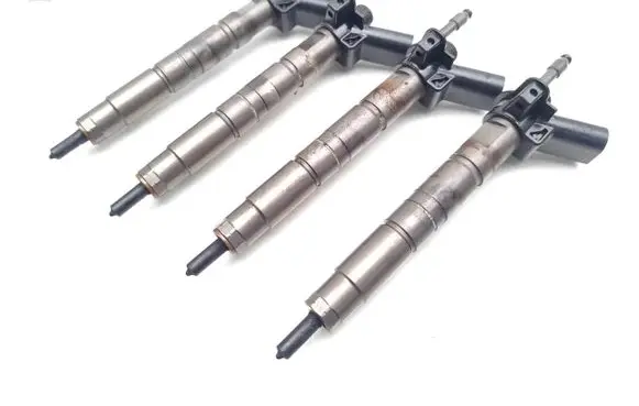 BMW 5 E60 E61 Fuel injectors set 7797877 0445116001