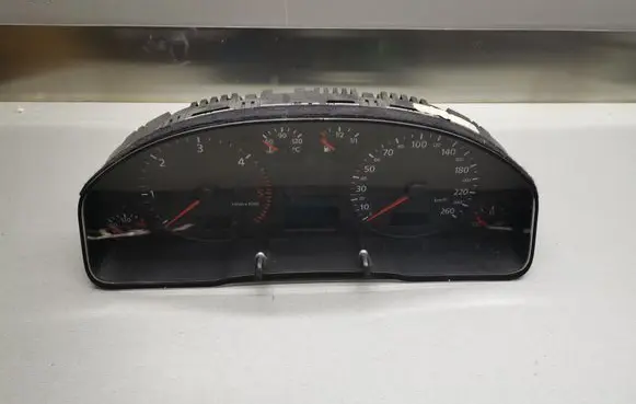 Audi A6 S6 C5 4B Speedometer (instrument cluster) 4B0920900J