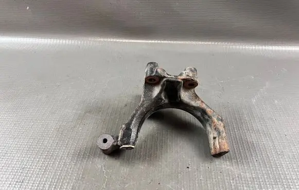 Skoda Octavia Mk3 (5E) Driveshaft support bearing bracket 04L131425A