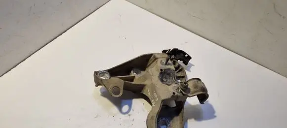 Audi A4 S4 B7 8E 8H Engine mounting bracket 8E0199352