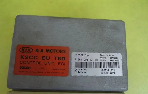 KIA Carens I Engine control unit/module 0261206424