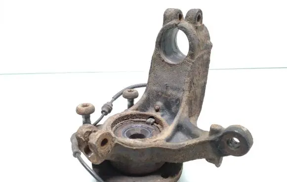 Peugeot 208 Front wheel hub spindle knuckle