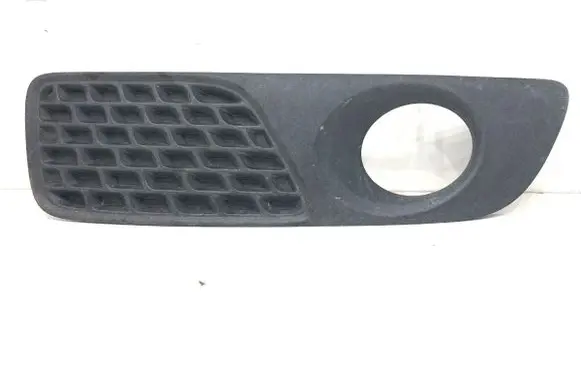 Volvo V70 Front bumper lower grill 30678640