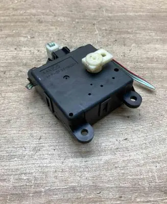 Nissan Qashqai Air flap motor/actuator 3K01030840 070405