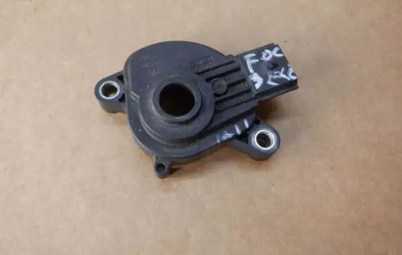 Ford Focus Other devices CM587F293AC