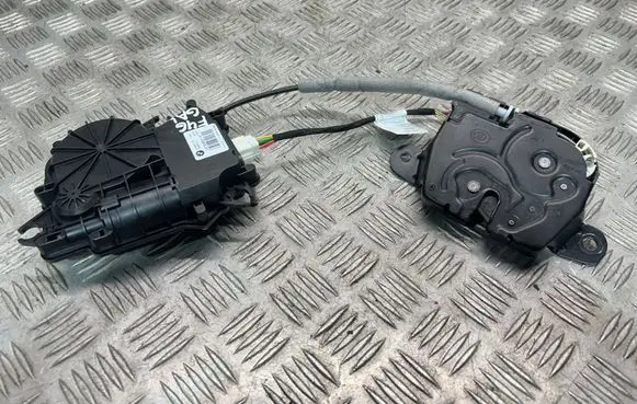BMW 2 F46 Tailgate/trunk/boot lock/catch/latch 7348530 7348531