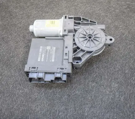Volvo XC40 Front door window regulator motor 31674758 8888777264