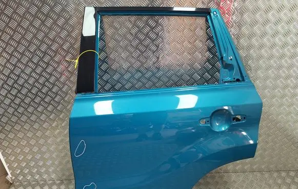 Suzuki Vitara (LY) Rear door S25165057