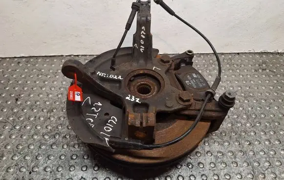 Renault Clio IV Front wheel hub spindle knuckle S25056022 400158668R