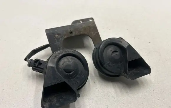 Audi A6 S6 C6 4F Horn signal 703881165 024148