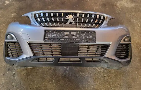 Peugeot 3008 II Front bumper 