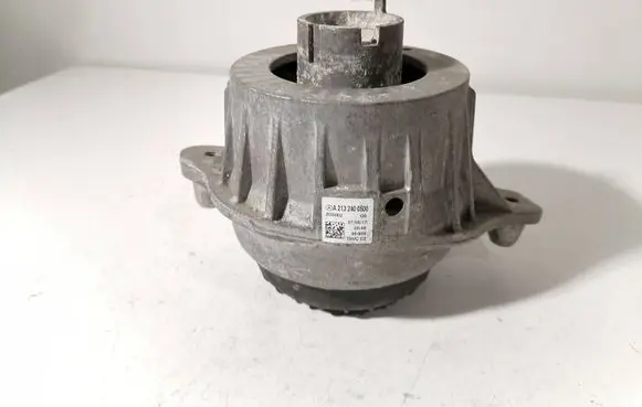 Mercedes-Benz E W213 Engine mount bracket A2132400500 ZGS002