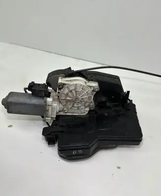 BMW 7 E65 E66 Front door soft close latching motor 33701438 30096637