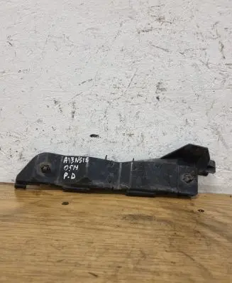 Toyota Avensis T250 Front bumper mounting bracket 5253505020