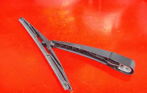 Ford Kuga I Rear wiper blade arm