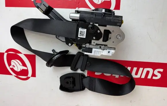 BMW X3 G01 Front seatbelt 7469962
