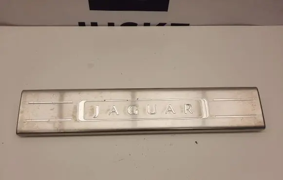 Jaguar XJ X351 Front sill trim cover AW9313200AE