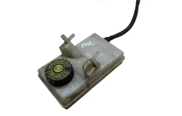 Brake fluid reservoir