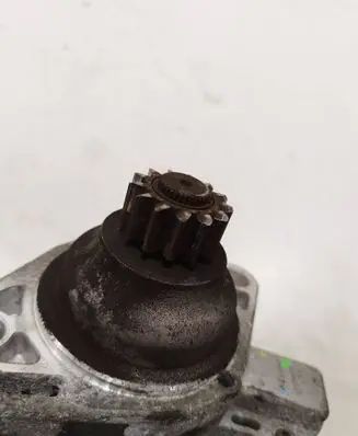 Volkswagen Polo V 6R Starter motor 0806100156