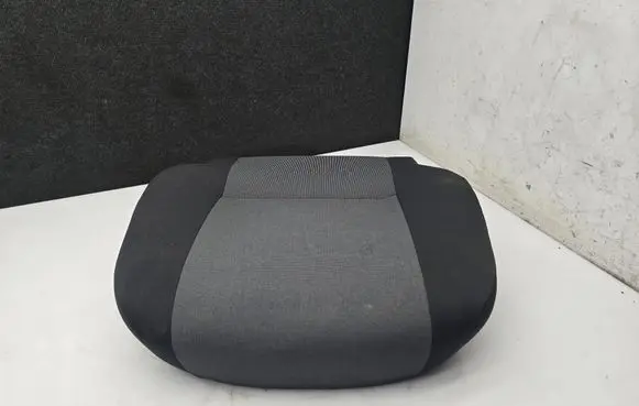 Volkswagen Crafter Front driver seat A9069100001 A9068600300