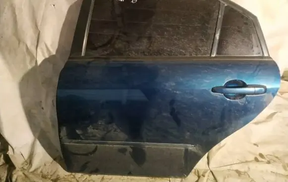 Mazda 6 Rear door melynos
