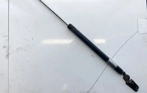 Subaru Legacy Tailgate/trunk strut/damper 7f10