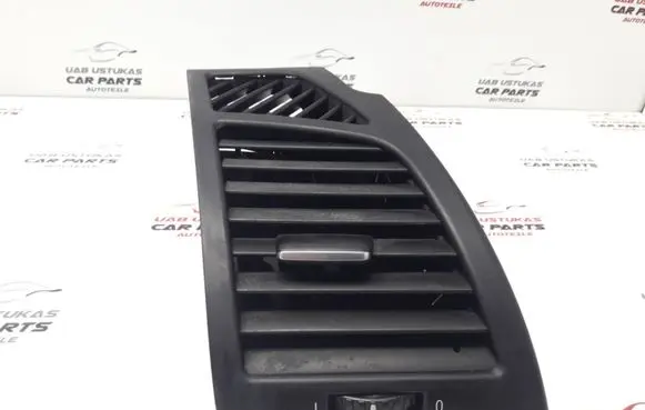 BMW 1 E82 E88 Dashboard side air vent grill/cover trim 7059188