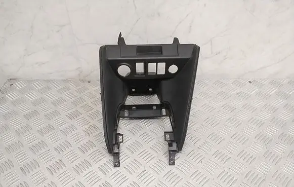 Nissan Leaf II (ZE1) Other interior part 689225SH0A