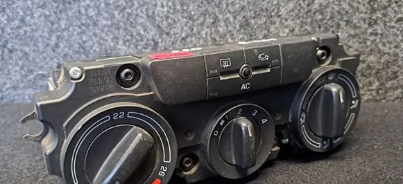 Skoda Octavia Mk2 (1Z) Climate control unit 1Z0820045A