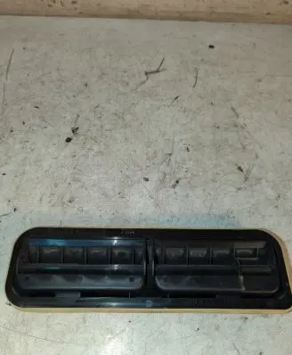 Mercedes-Benz C AMG W204 Quarter panel pressure vent A2128300242