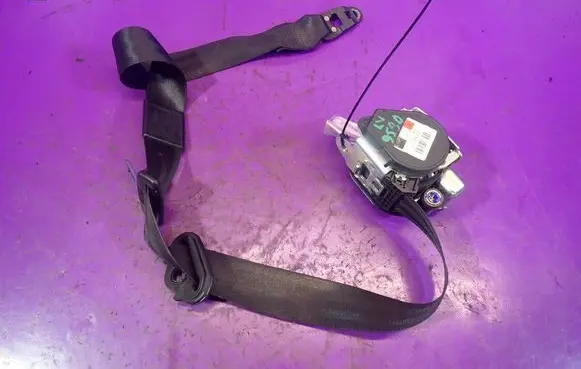 Audi A4 S4 B7 8E 8H Front seatbelt