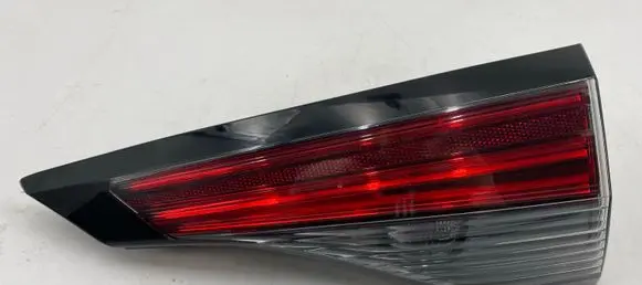 Toyota Sienna XL40 IV Tailgate rear/tail lights