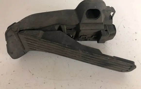 Volkswagen PASSAT B6 Accelerator throttle pedal 1K2721503M