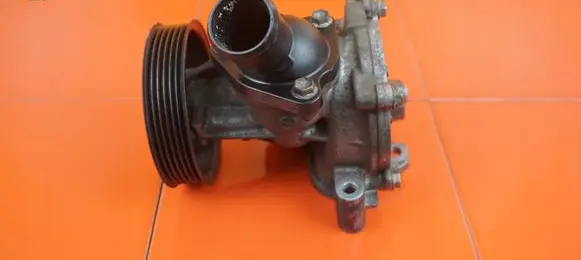 Suzuki Grand Vitara II Water pump 19MB37