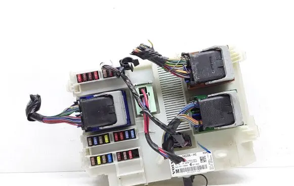 Volvo XC60 Fuse module AG9T14C256HC 31254837 31254837AC