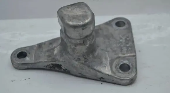 Audi A4 S4 B7 8E 8H Engine mounting bracket 8E0199343 15553900