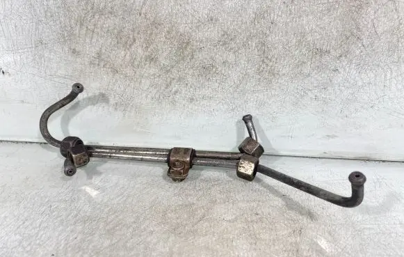 Audi 80 90 S2 B4 Fuel injector supply line/pipe 