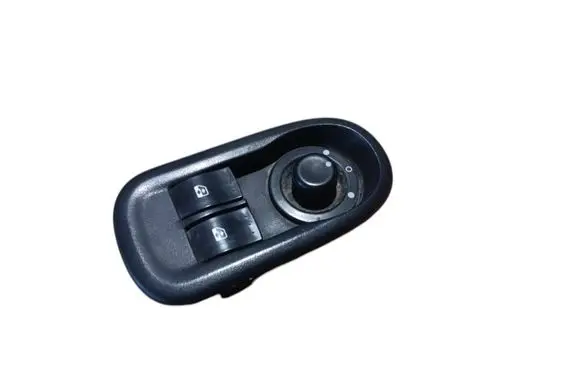 Renault Kangoo II Electric window control switch 8200637849