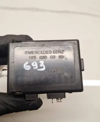 Mercedes-Benz ML W163 Aerial antenna amplifier 1638200289 17551ABS